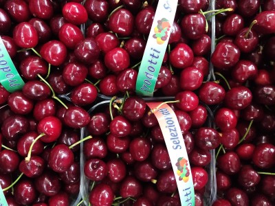 Foto Ciliegie Ferrovia Origine Italia Marchio Pirozzi     2