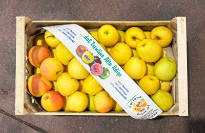 Foto Mele Golden Lavorazione In Cassa Calibro 80/85 Origine Italia Marchio Luciano Fruit 3