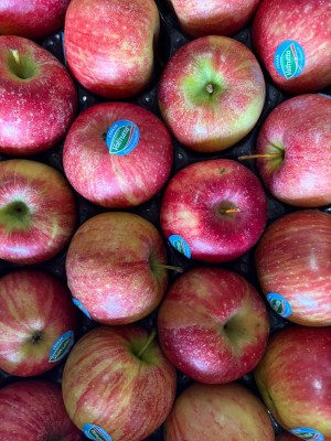 Foto Mele Imperatore Calibro 75/80 Origine Italia Marchio Valfrutta 2