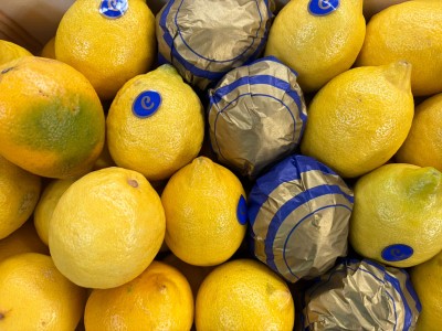 Foto Limoni Primo Fiore Calibro 3/4 Origine Italia Marchio Caramelo  2