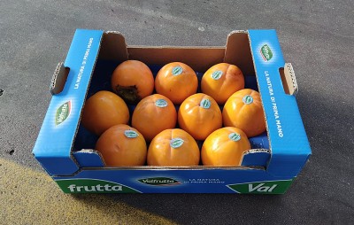 Foto Cachi Mela Varietà Rojo Brillante Calibro 10 Origine Italia Marchio Valfrutta  1