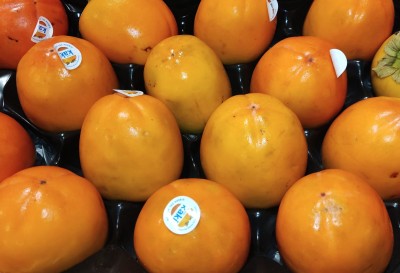 Foto Cachi Mela Varietà Persimon Calibro 16 Origine Spagna Marchio Coagri 2