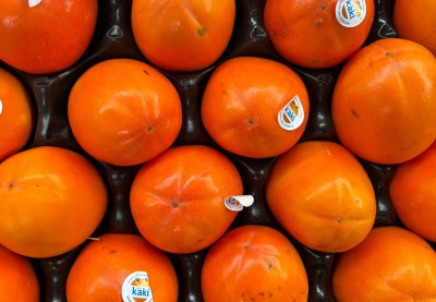 Foto Cachi Mela Varietà Rojo Brillante Calibro 18 Origine Spagna Marchio Coagri 2