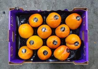 Foto Cachi Mela Varietà Rojo Brillante Calibro 12 Origine Spagna Marchio Amirdario 3