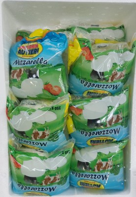 Foto Mozzarella di bufala Campana Confezione da 12 Bustine da 250 gr Origine Italia Marchio Fattoria Autieri 1