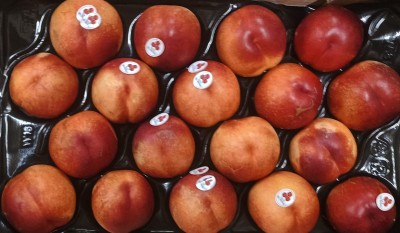 Foto Nettarine Varietà Kinolea Calibro A18 Origine Spagna Marchio Panal 2