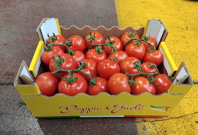 Foto Pomodoro Grappolo Origine Italia Marchio Doppio Gusto 1