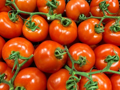 Foto Pomodori A Grappolo Origine Italia Marchio Vilardo 2