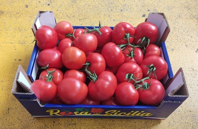 Foto Pomodoro Grappolo Origine Italia Marchio Rosa Di Sicilia 1