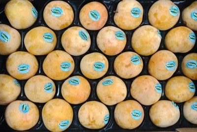 Foto Prugne Bianche Lavorazione In Padella Calibro 55/60 Origine Italia Marchio Valfrutta  2