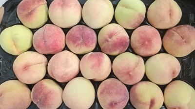 Foto Pesche Bianche Varietà Rosa Del West Calibro 22 Origine Italia Marchio Sant'Andrea       2