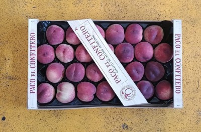Foto Pesche Bianche Varietà Amandina Calibro A26 Origine Spagna Marchio Paco El Confitero  3