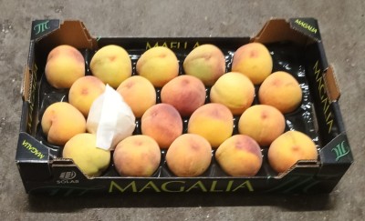 Foto Pesche Gialle Varietà Percoche Calibro 20 Origine Italia Marchio Magalia 1