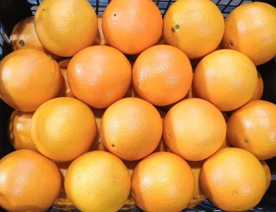 Foto Arance  Defogliate Varietà Navel Calibro 6 Origine Italia Marchio Hilias  2