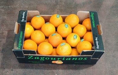 Foto Arance Varietà Navel Calibro 4/5 Origine Grecia Marchio Cartone Nero      1