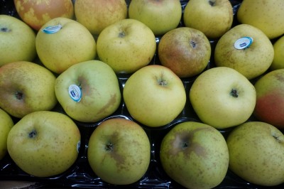 Foto Mele Renette lavorazione in  Doppio Strato Calibro  75/80 Origine Italia Marchio Melinda 2