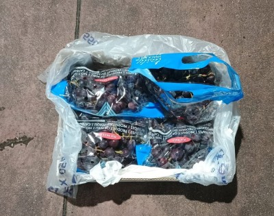 Foto Uva Nera Calibro XL Origine Perù Marchio Vanguard  3